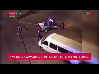 6 menores armados con escopetas en pleno Flores