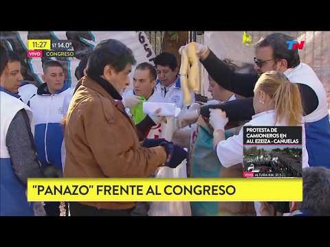 Protesta de panaderos: Regalaron 5 mil kilos de pan frente al Congreso