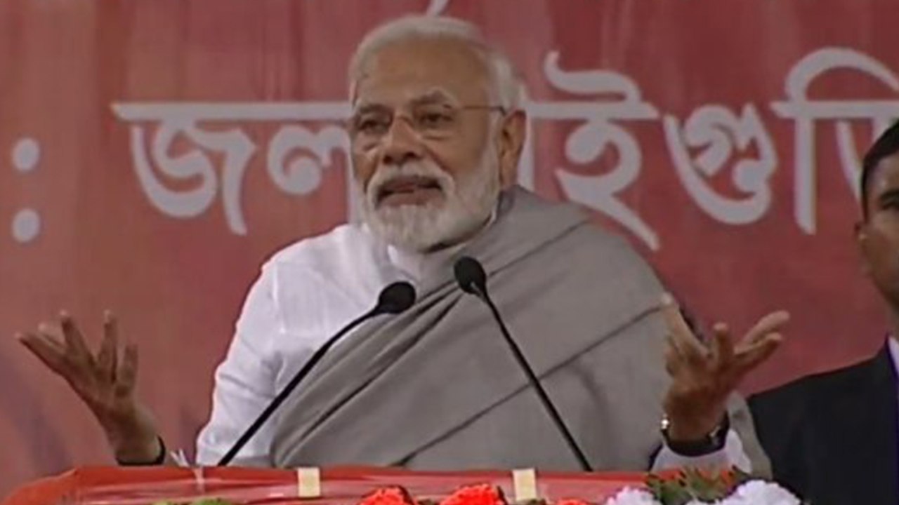 PM Modi slams Mamata Banerjee, says why didi hates chaiwala | Oneindia News