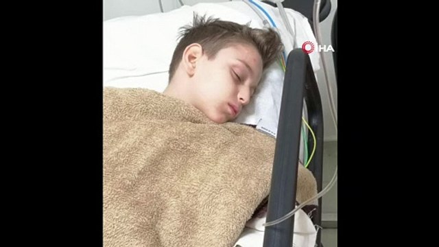 Cumhurbaşkanı Erdoğan'ın Trabzonspor forması hediye edeceğini söylediği Mahmut Tayyip Alemdar hastanede görüntülendi