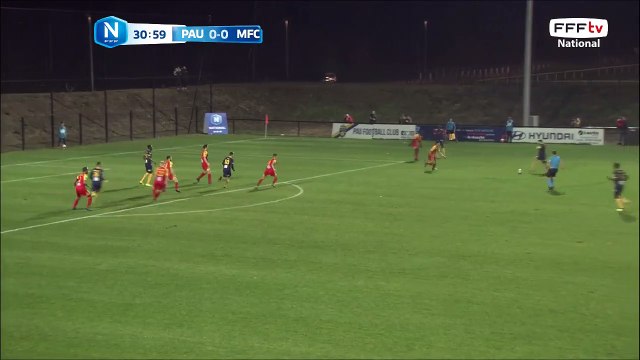 Superbe feinte de corps de VALLIER