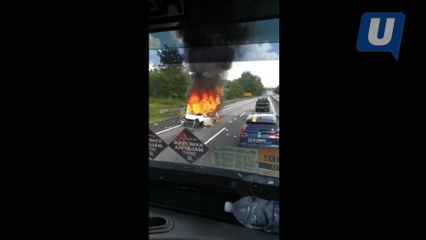 Kereta musnah terbakar dalam kemalangan, pemandu terselamat