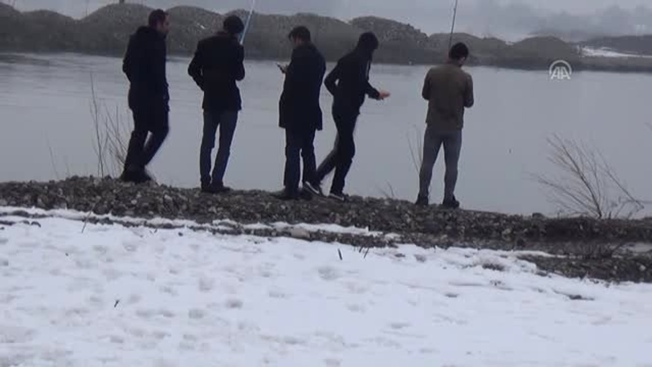 Koruma Altındaki Çocukların Balık Tutma Keyfi