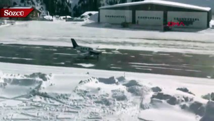 Uçak pistten çıkıp kara saplandı