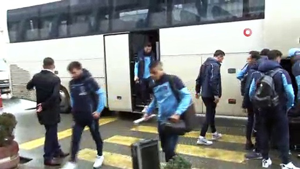Trabzonspor, Galatasaray maçı için İstanbul’a gitti