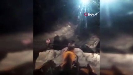 Yola çığ düştü, mahsur kalanları belediye kurtardı