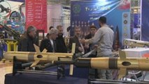 Irán exhibe 40 años de logros armamentísticos pese al embargo
