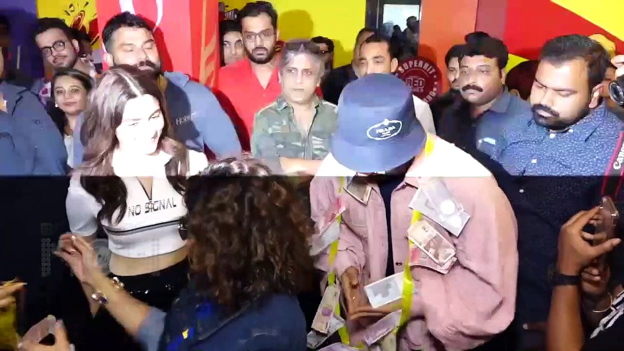 Ranveer Singh Alia Bhatt MAD DANCE And Rapping With Fans And Media | Gully Boy