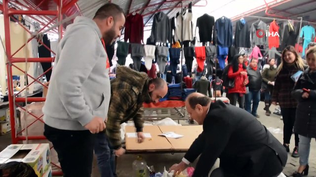 Başkan Özakcan, pazarcı esnafının sofrasına konuk oldu