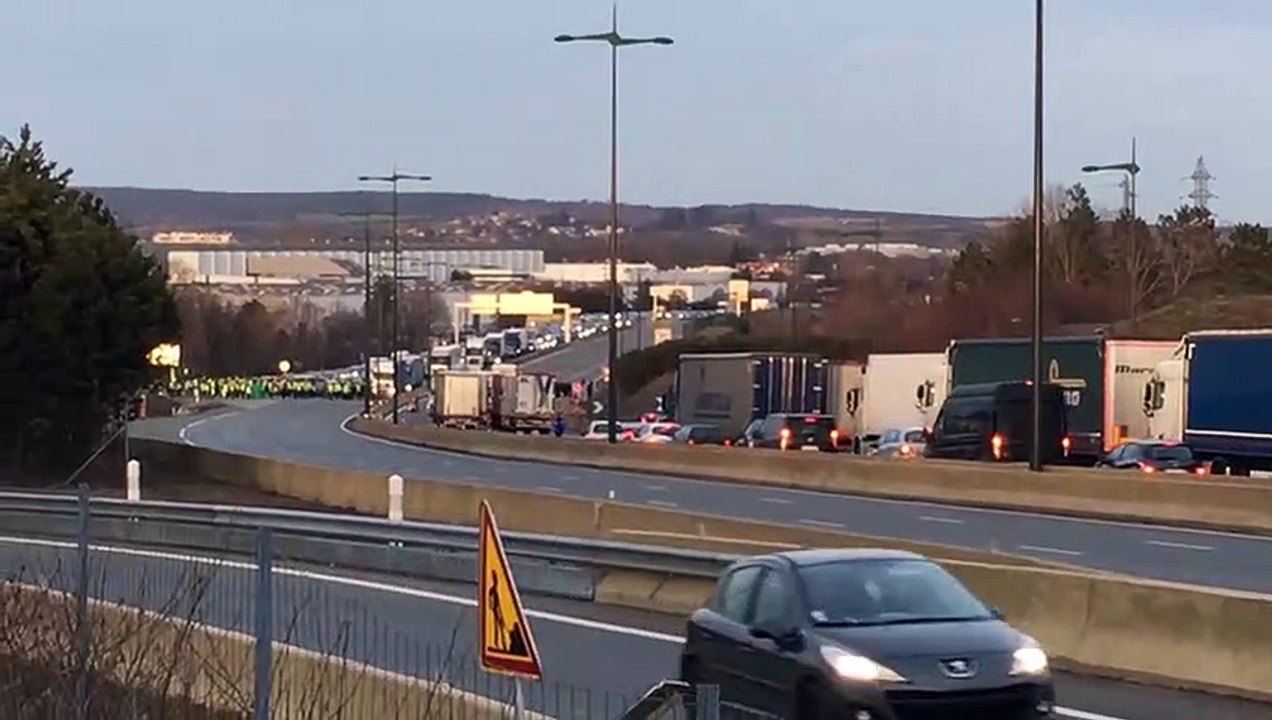 Gilets jaunes dans l'Aire urbaine : barrage fil...
