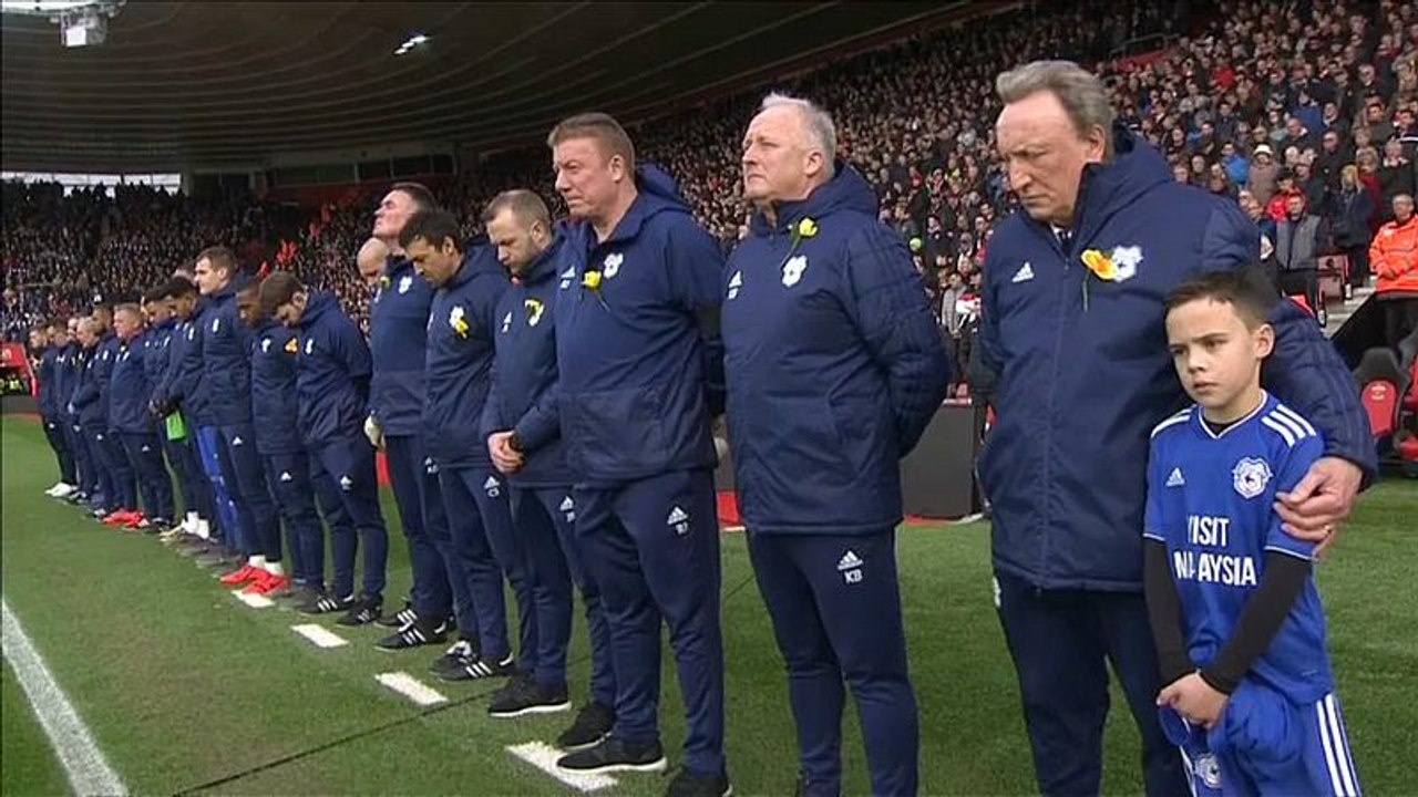 Die Fußballwelt gedenkt Emiliano Sala