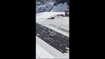 Ce pilote d'avion rate son atterrissage et fini dans la neige à Courchevel