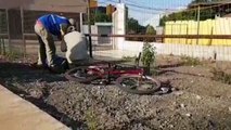 Homem cai de bicicleta e fica ferido