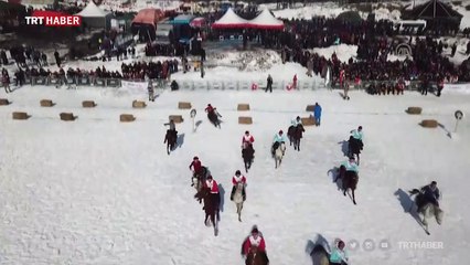 Çıldır Gölü'nde "kış şöleni"