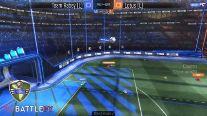 Math and Nooisy cross the whole field with two tiny upside-down touches
