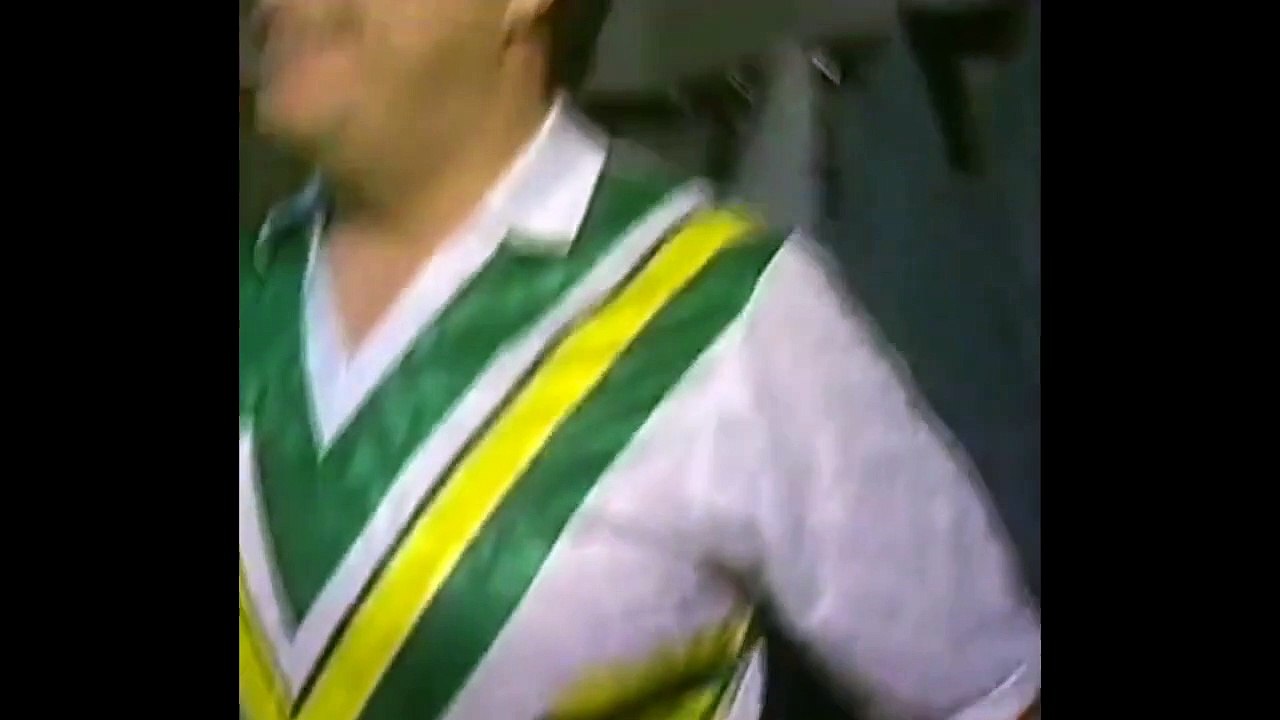 Vale e Azevedo joga uma futebolada