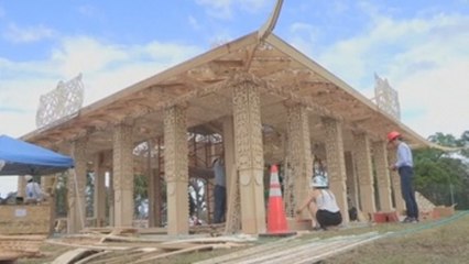 Una escultura gigante hecha para arder marca primer aniversario de Parkland