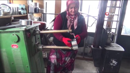 Perihan usta, eşinden kalan mesleği çocuklarıyla birlikte devam ettirmeye çalışıyor