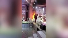 Il y a le feu mais le mariage continue !