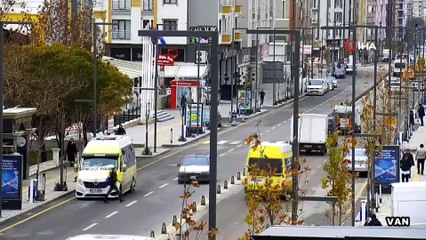 Motosikletten uçanlar, araçların altında kalanlar... Yurtta yaşanan trafik kazaları MOBESE kameralarında