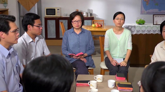 Filme evangélico Do trono flui a água da vida Trecho 4 – Por que Deus realiza a obra de julgamento nos últimos dias?