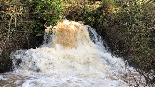 De l’eau en cascade a l’abbaye de Beauport