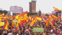 Miles de personas salen en Madrid por la unidad de España y contra el Gobierno