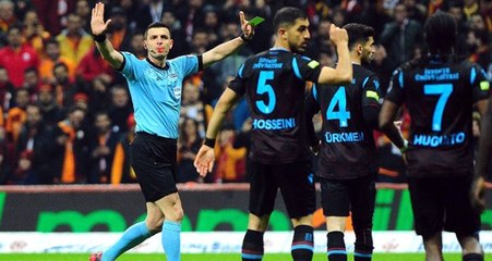 Trabzonsporlular, Hakem Ümit Öztürk'ün Penaltı Kararına İsyan Etti