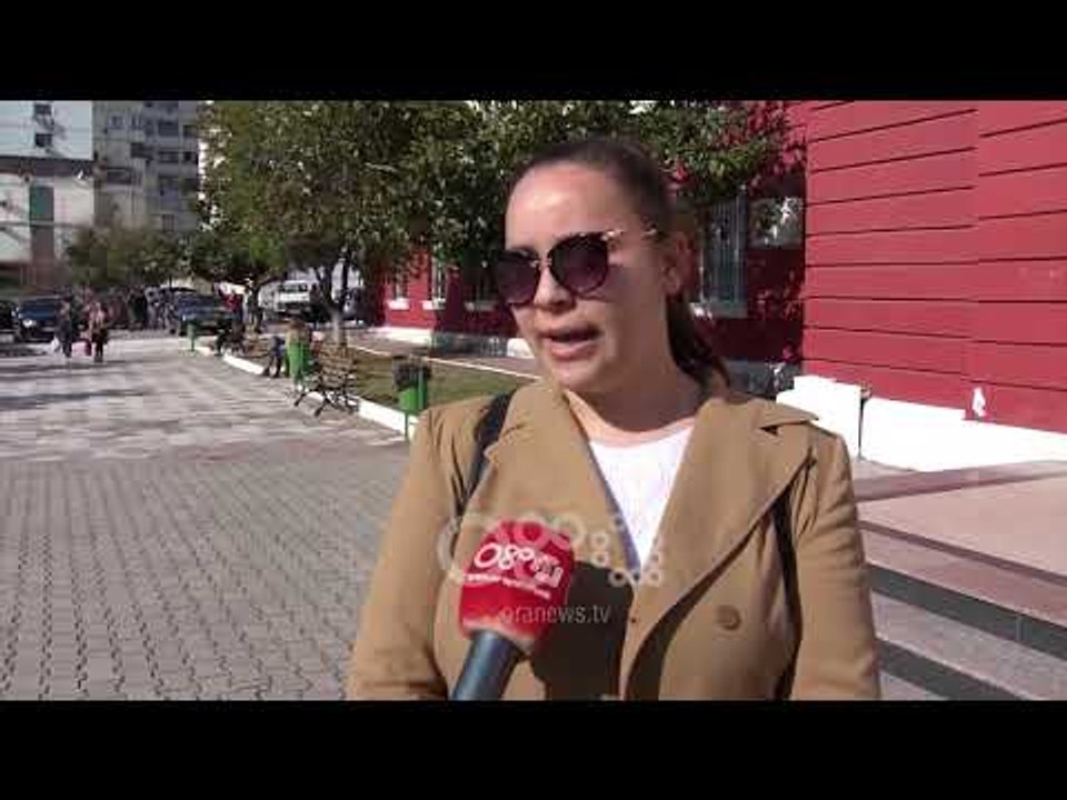 Ora News - Abone me mik, 80% e studentëve nuk mund të përfitojnë abone studenti