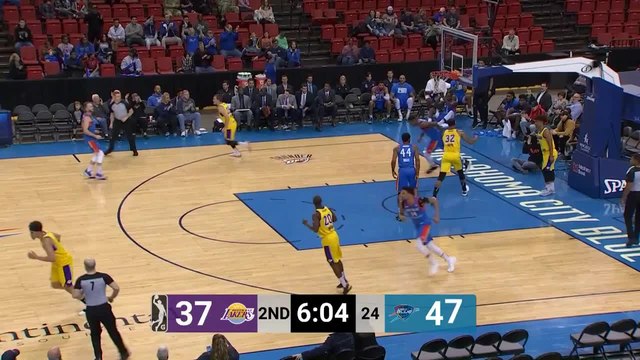 Chris Wright rises up and throws it down