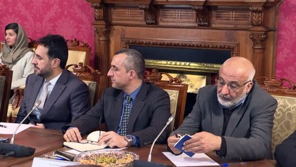 Jefe del Pentágono llega a Kabul en primera visita al extranjero