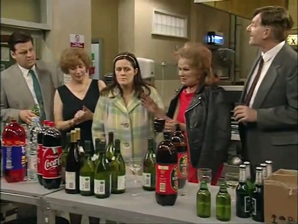 Dinnerladies - S 1 - E 5 - Part 2
