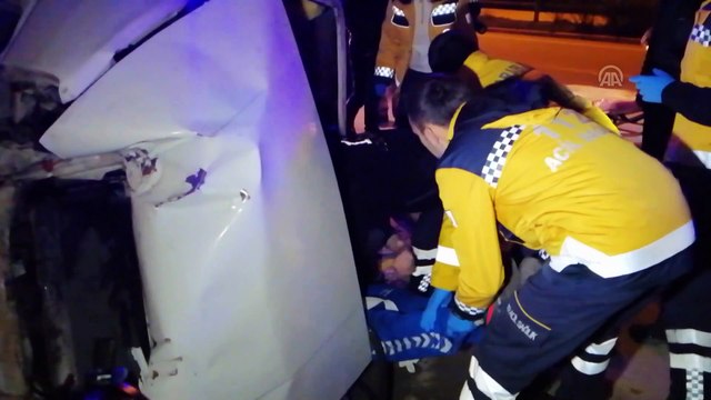 Otomobil devrildi: 3 yaralı - KARABÜK