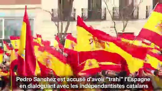 Espagne: la droite, l'extrême droite manifestent contre Sanchez