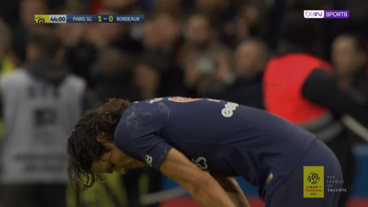 Limping Cavani now a doubt for Manchester United clash