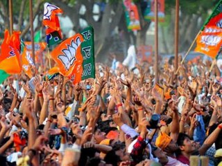 സീറ്റുകള്‍ കുത്തനെ കുറയും, ബിജെപിക്ക് തിരിച്ചടി | Oneindia Malayalam