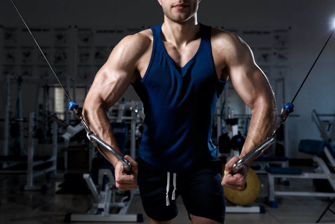 Übungen am Kabelzug