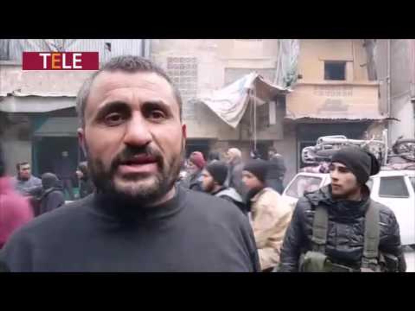 ⁣شهادة أحد العائدين إلى حلب المحاصرة بعد استهداف قافلتهم من قبل عناصر النظام وحزب الله