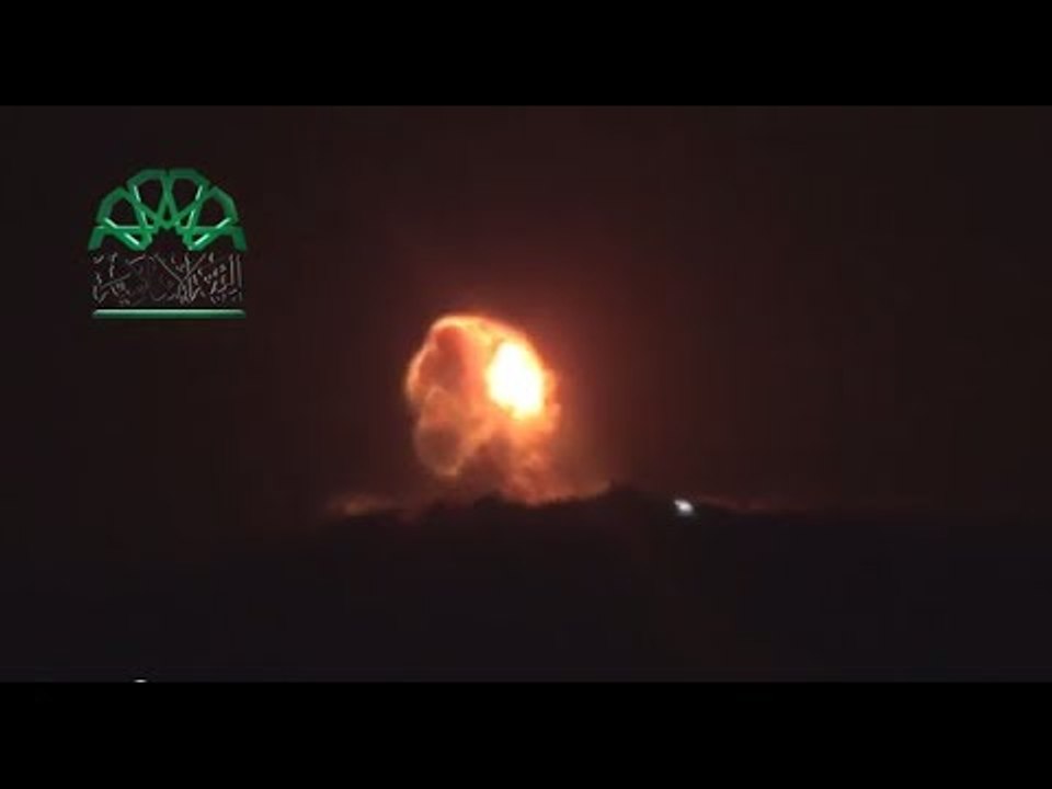 +18 أورينت نيوز| حماة عشرات القتلى في صفوف النظام في تفجير حاجز الحرة