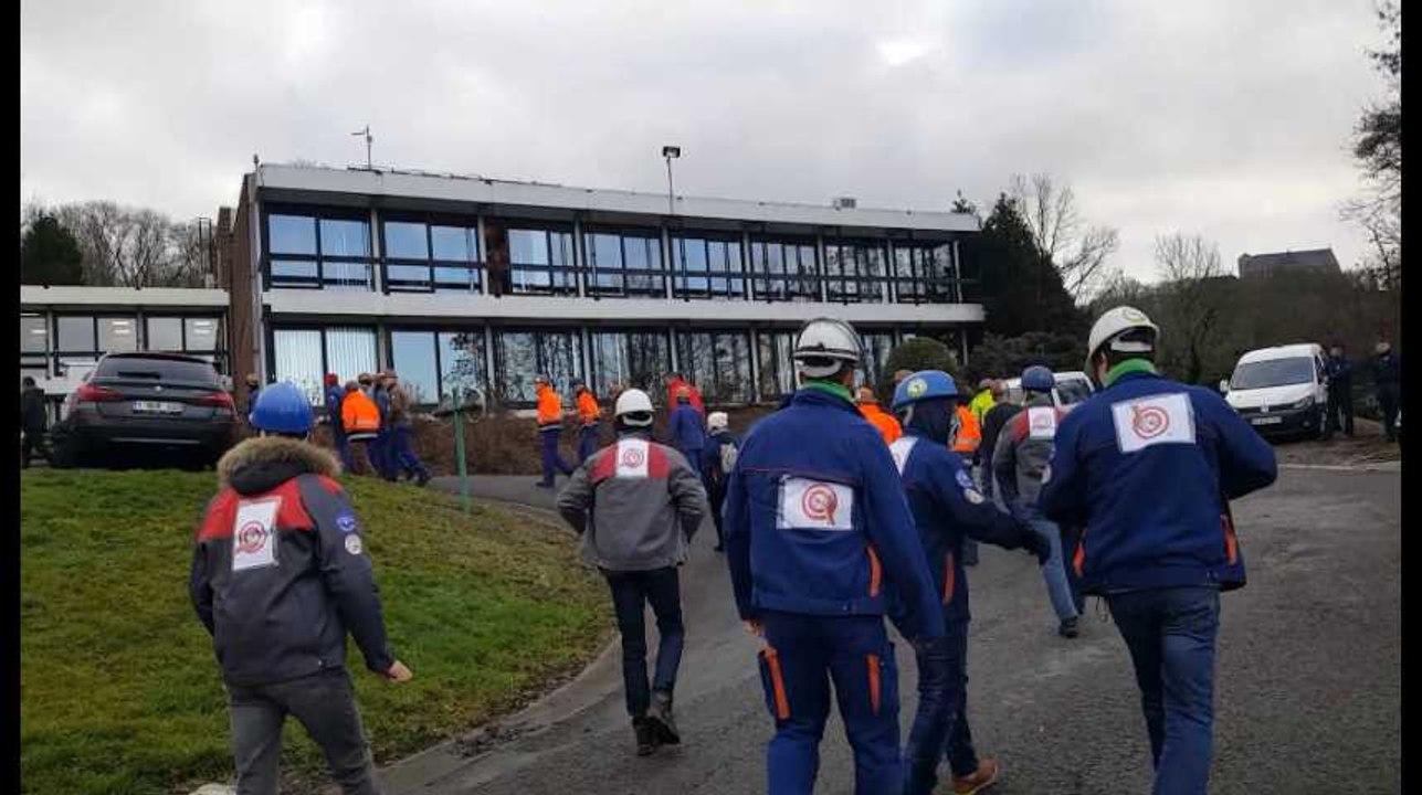 En colère, les travailleurs de Magolux se rendent chez Magotteaux à Vaux-sous-Chèvremont