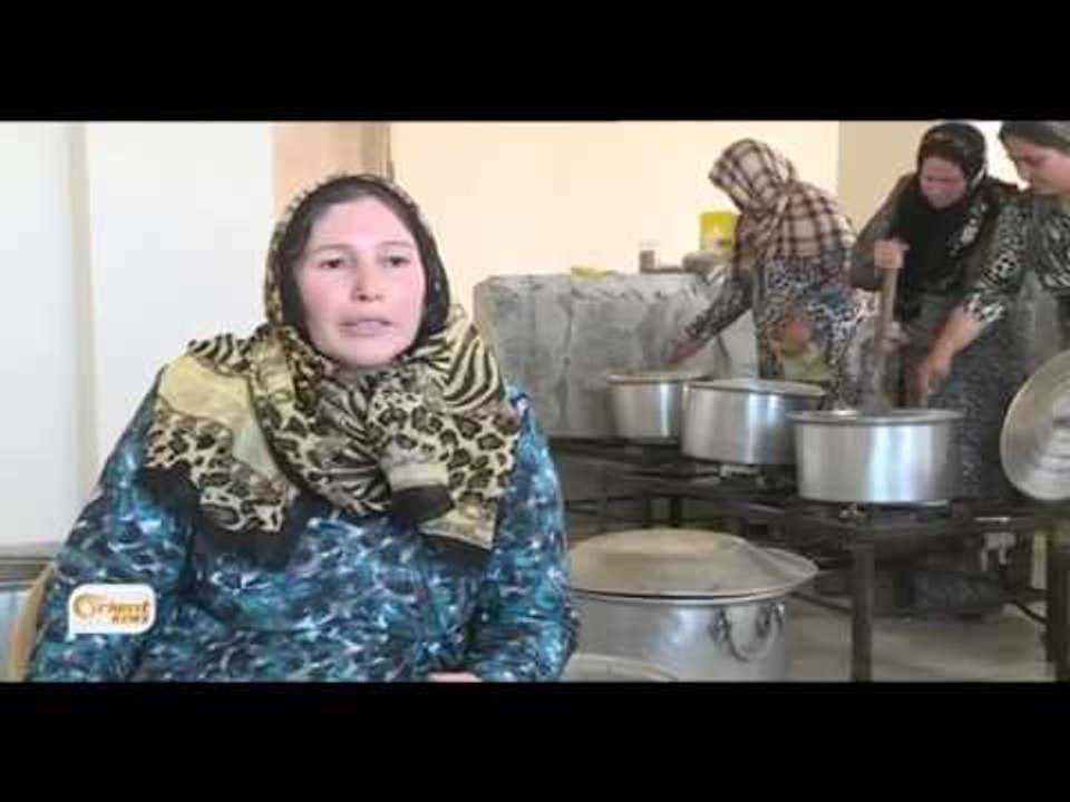 Dayikên şehîdan bi çêkirina xwarinê alîkariya YPGê dikin