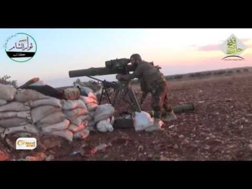 Firokeyên Rûsî bajarê Telbîsê li Himsê topbaran dikin