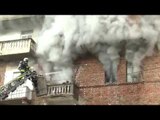 Durrës, zjarr në një pallat. Plagoset e moshuara - Top Channel Albania - News - Lajme