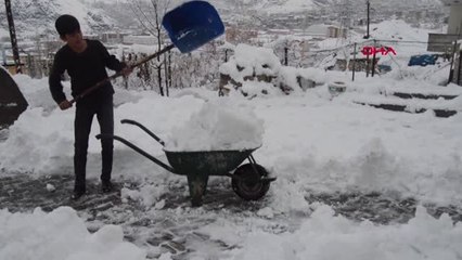 Hakkari Hakkari'nin Karlı Dağlarına Doğa Yürüyüşü