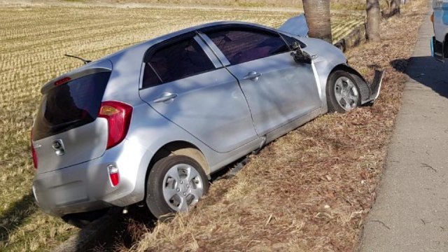 경차 가로수 추돌...절 가던 한마을 할머니 2명 사망·3명 부상 / YTN