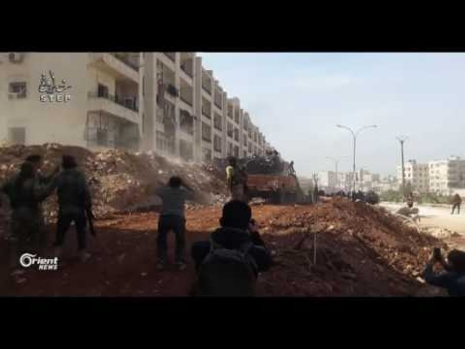 Li Heleb Şer li taxa Şêxmeqsûd di navbera hêzên dijberiyê û YPGê de berdewame