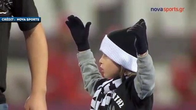 L’ambiance de folie du PAOK lors de la victoire contre l’Olympiakós