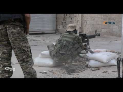 Li bajarê Tebqayê HSDê çekdarên DAIŞê li 3 taxan dorpêç dike