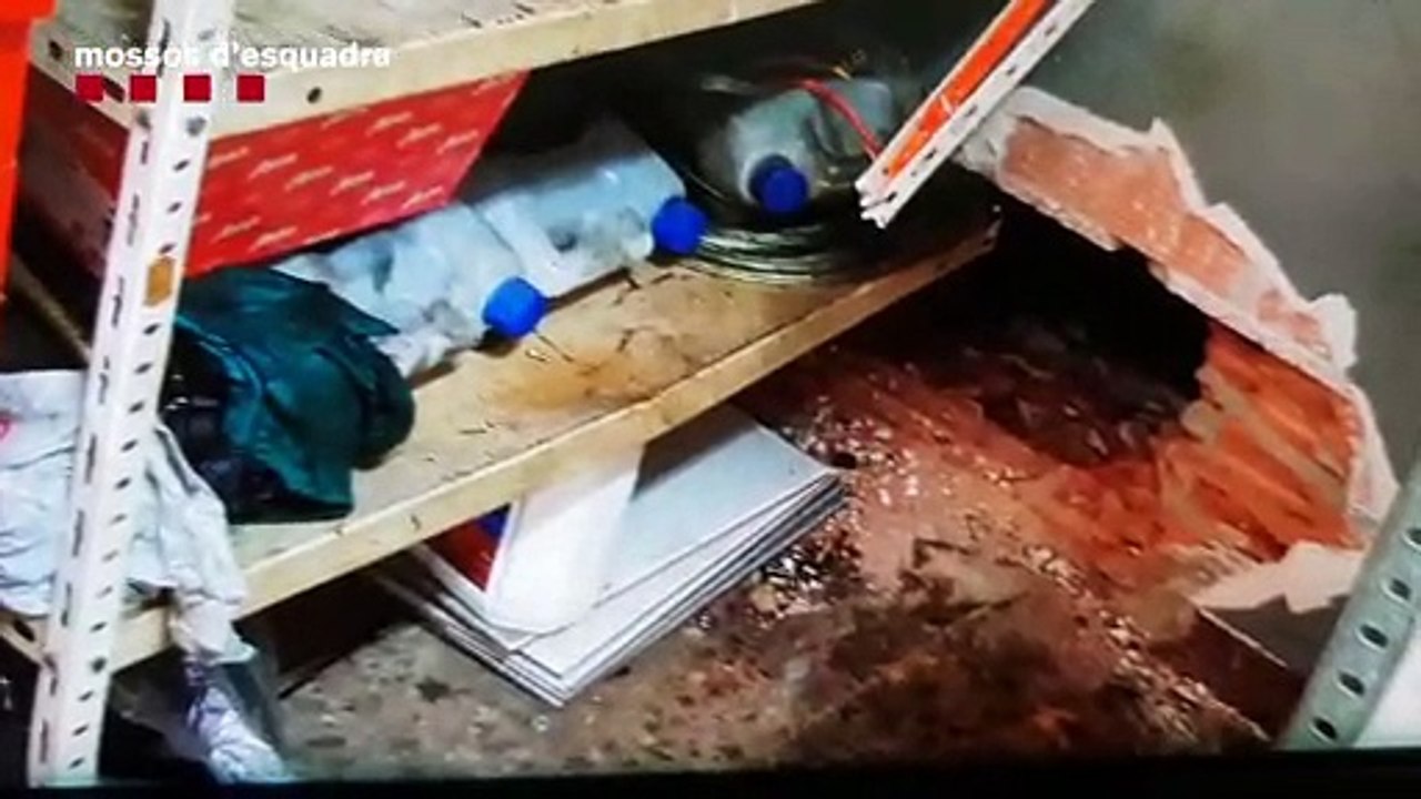 Cae una banda que accedía a locales gracias a sus habilidades contorsionistas