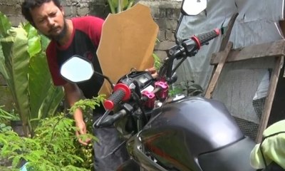 Uniknya Souvenir Berbahan Limbah Akrilik 